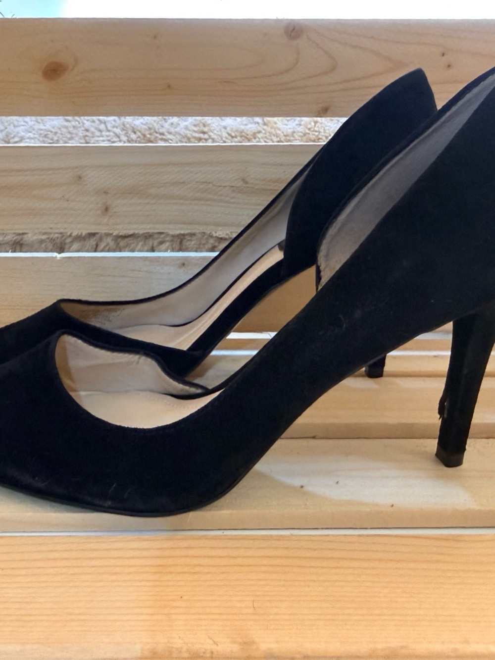 Marc Fisher Black Pointed-Toe Suede D'Orsay Pumps - Picture 3 of 7